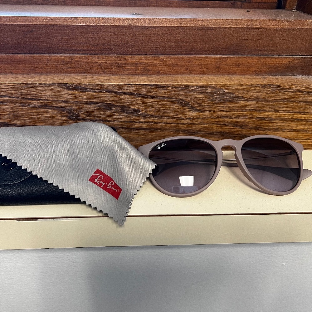 Ladies RayBan Sunglasses